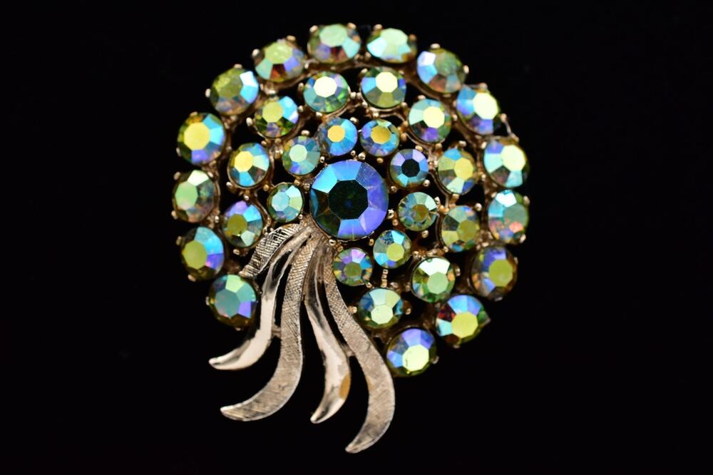 Art Vintage Crystal Pin Brooch Green Aurora Borealis Rhinestone Signed 50s BinAP